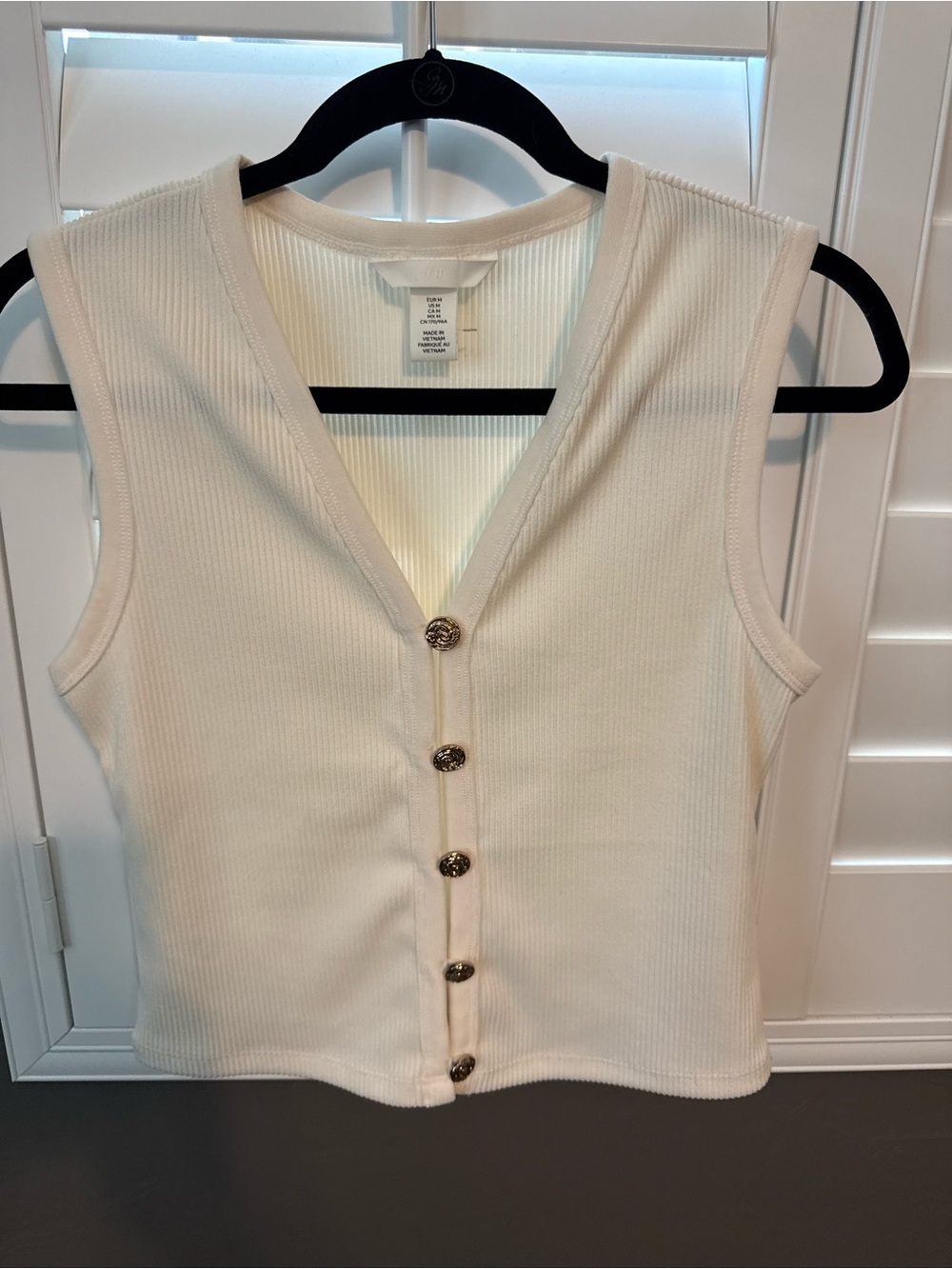 H&M Cream Ribbed V-Neck Button Tank